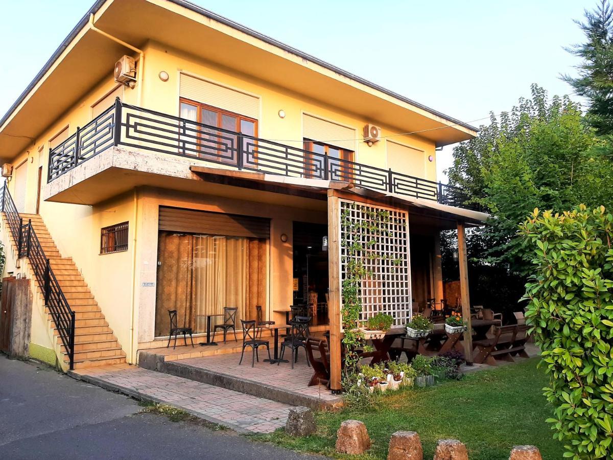 Hotel Vila Giorgio Shkodër Dış mekan fotoğraf