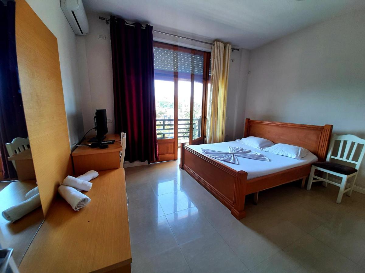 Hotel Vila Giorgio Shkodër Dış mekan fotoğraf