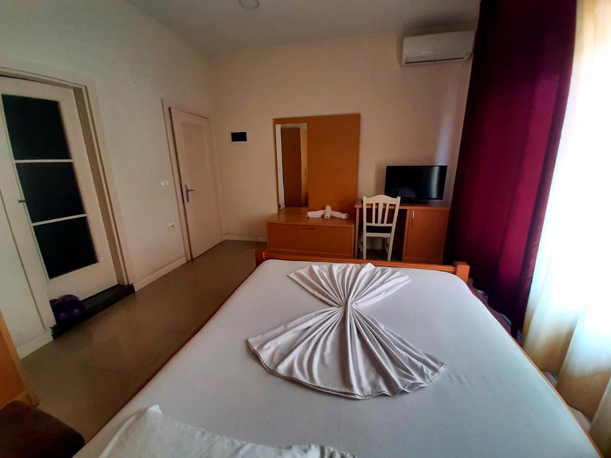 Hotel Vila Giorgio Shkodër Dış mekan fotoğraf